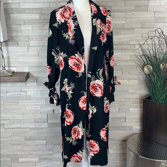 Miss Selfridge Tops - Miss Selfridge EUC Size 6 Black/Floral Open Duster